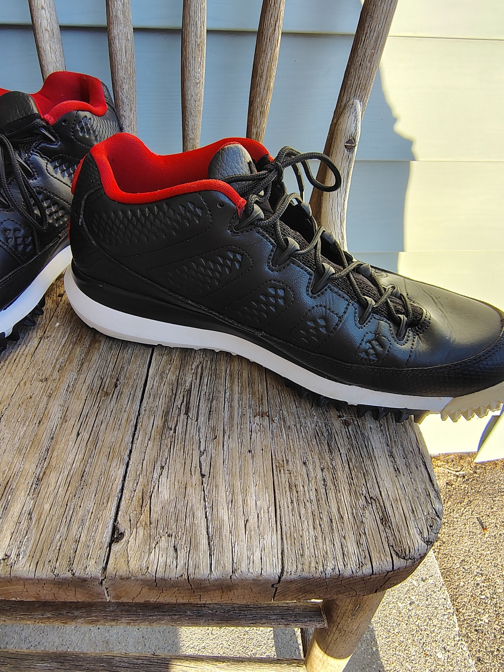 Men's Black and Red Athletic Shoes - Sleek Comfort